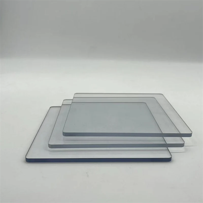6 mm starke, hartbeschichtete Polycarbonatplatte